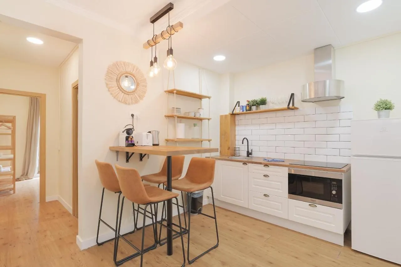 Cool&Colorful Centric Apartment Barcelona