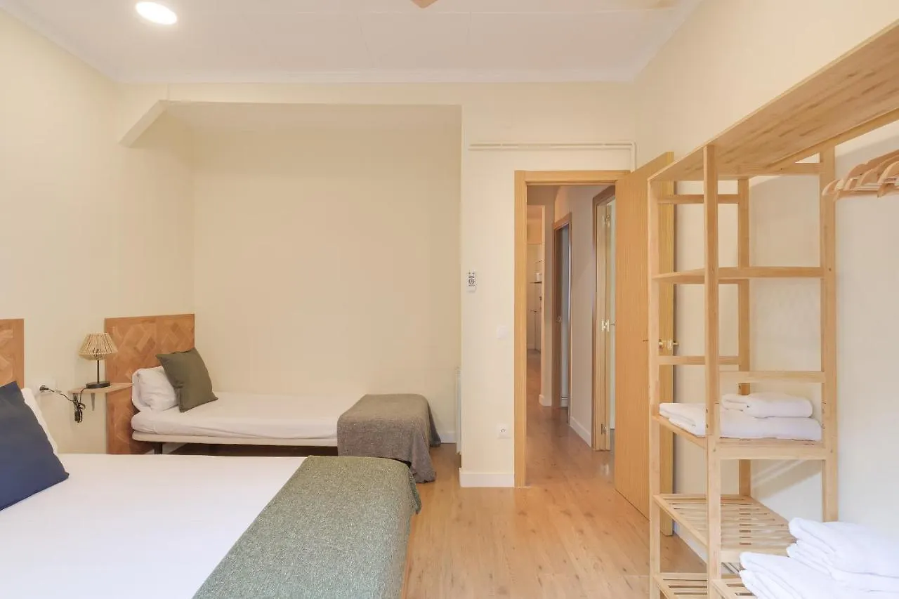 Cool&Colorful Centric Apartment Barcelona