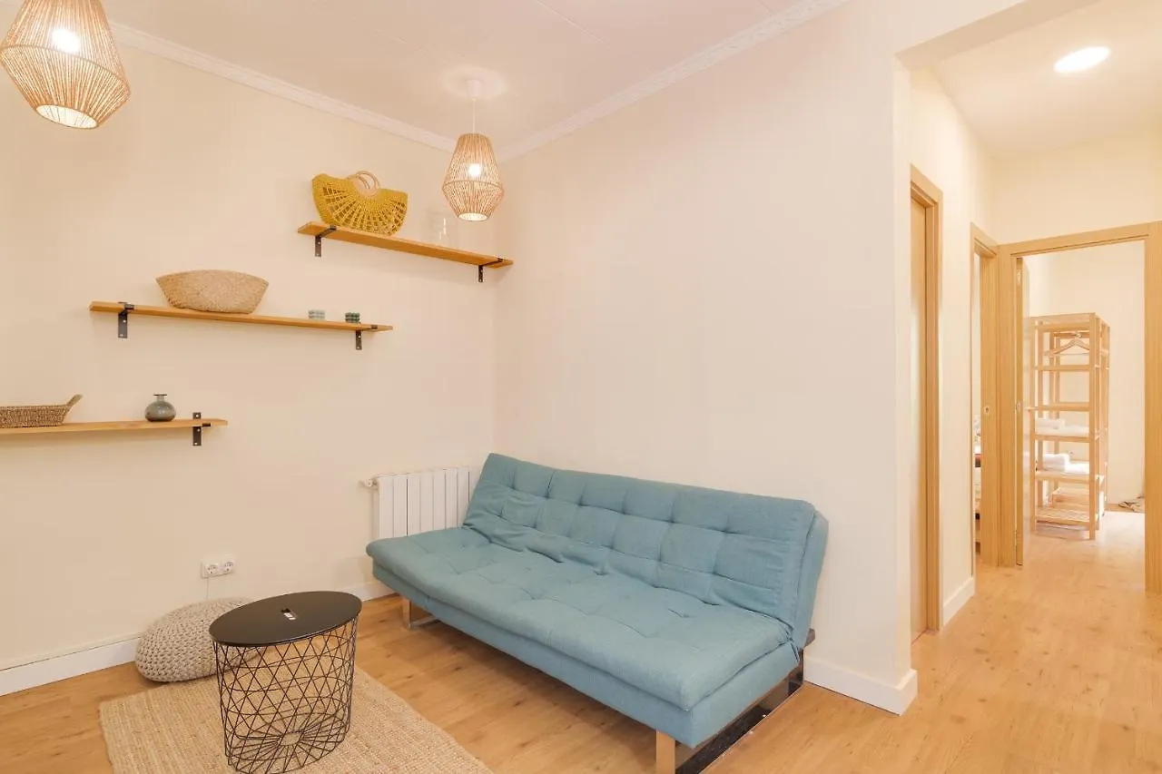 Cool&Colorful Centric Apartment Barcelona 0*,