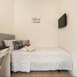 Apartamento Habitacion Privada En Piso Compartido Junto A La Sagrada Familia, Barcelona