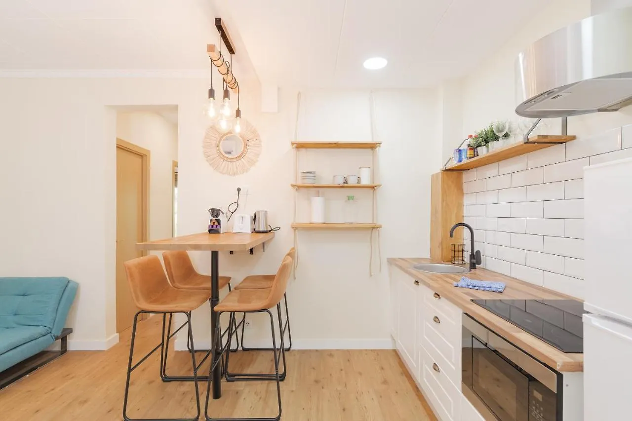Cool&Colorful Centric Apartment Barselona 0*,  İspanya