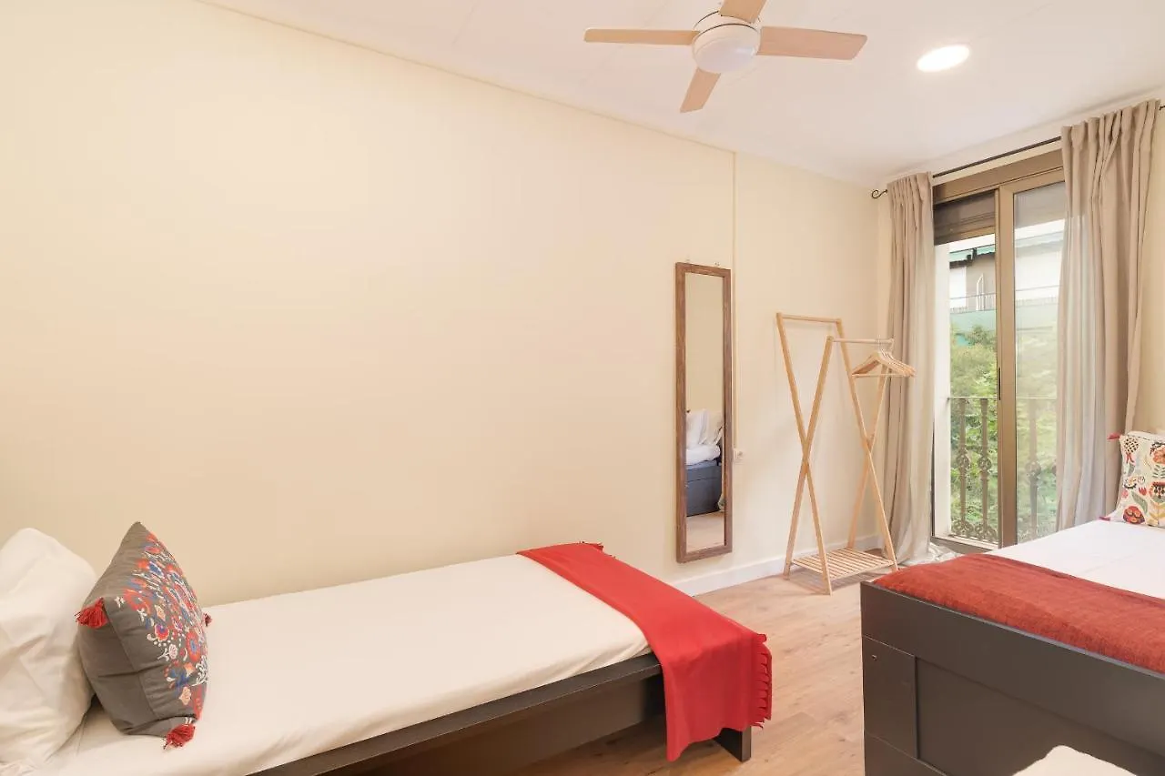 Cool&Colorful Centric Apartment Barselona İspanya